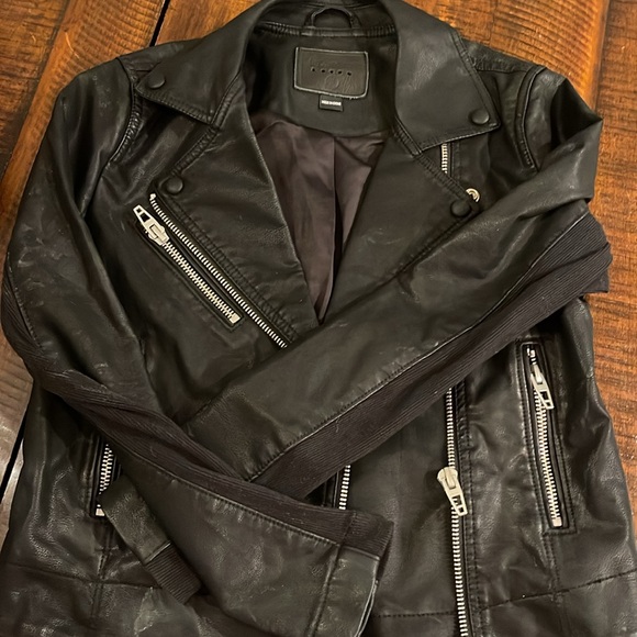 Blank NYC leather like moto jacket size small - Picture 3 of 4